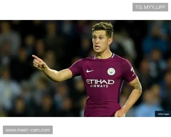 斯通斯比赛阅读能力持续提升,防守预判与出球表现稳健