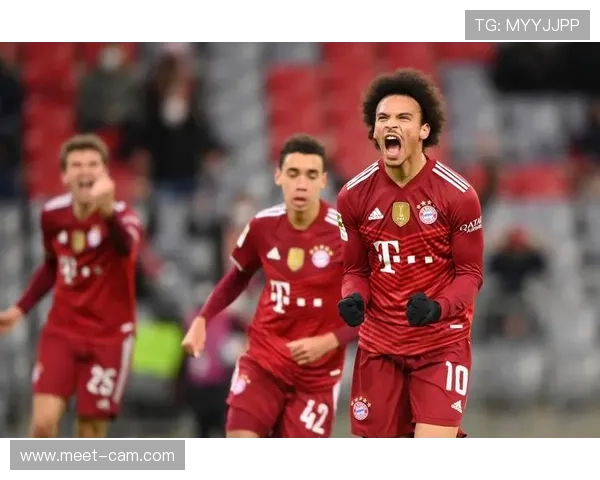 曼联近期表现波动,豪门光环褪去,问题显现对赛季走势形成制约 曼联近期表现波动,豪门光环褪去,问题显现对赛季走势形成制约