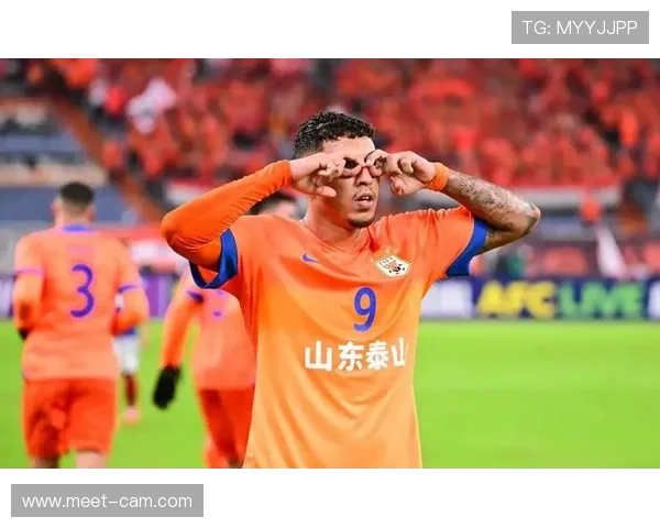 克雷桑一拿球就亮灯,山东泰山进攻却越踢越单薄,战术依赖性凸显 克雷桑一拿球就亮灯,山东泰山进攻却越踢越单薄,战术依赖性凸显