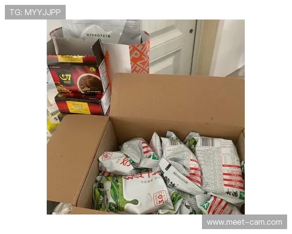 凯恩家冰箱里塞满蛋白粉，连孩子零食都是低脂的