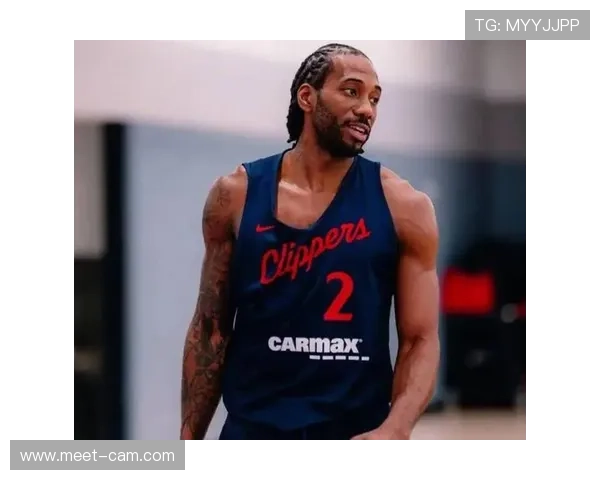 扬尼斯挡拆高效砍下关键分 拉开与伦纳德得分结构差距